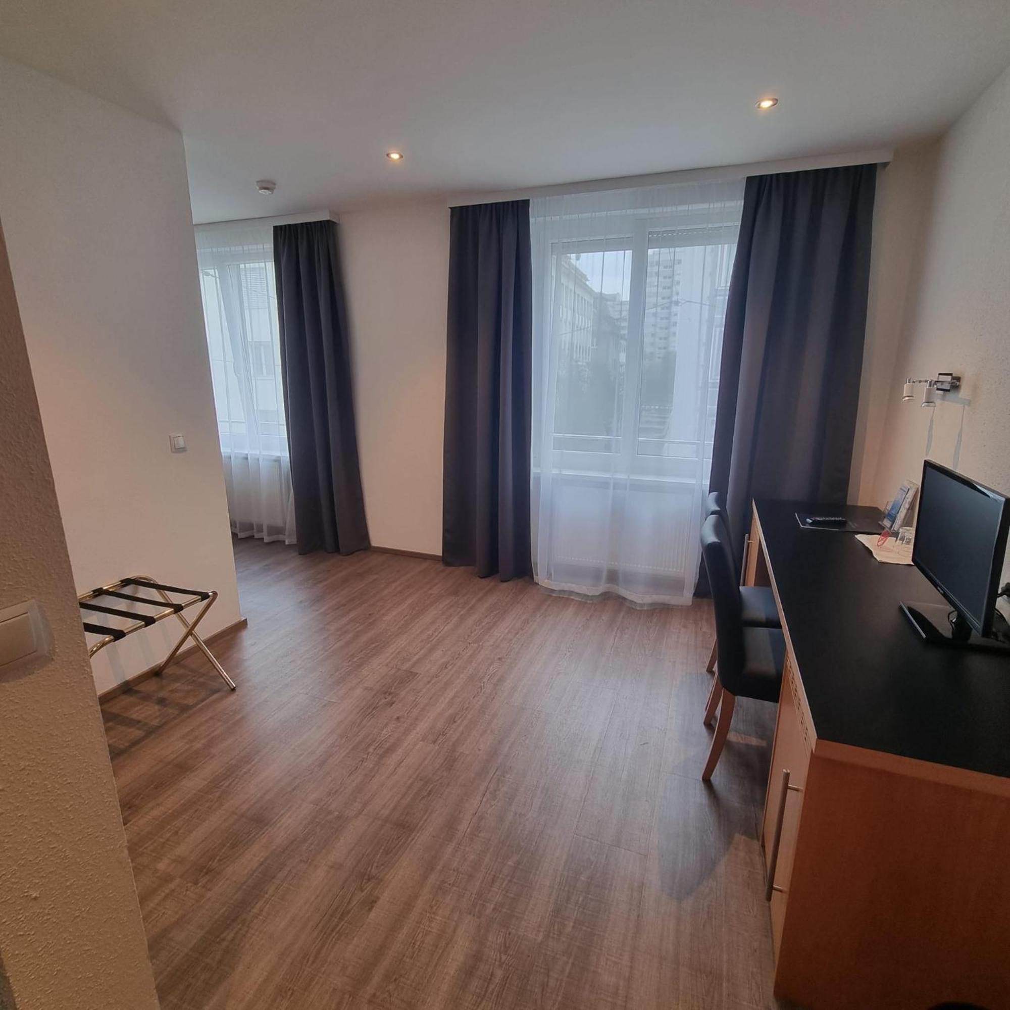 Hotel Central Bregenz Bagian luar foto